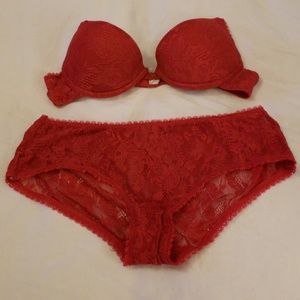 LACE BRA UNDERWEAR SET. CALVIN KLEIN!